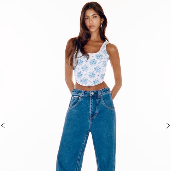 With Jean - Cindy Corset - Picture 2 of 5